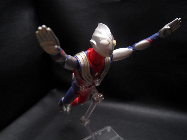 ULTRA-ACT　ウルトラマンティガ マルチタイプ