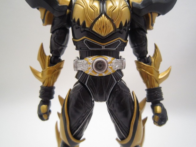 S.H.Figuarts 仮面ライダークウガ　ライジングアルティメットフォーム　レッドアイズVer.