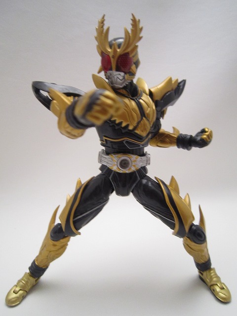 S.H.Figuarts 仮面ライダークウガ　ライジングアルティメットフォーム　レッドアイズVer.