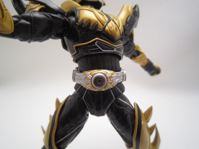 S.H.Figuarts 仮面ライダークウガ　ライジングアルティメットフォーム　レッドアイズVer.