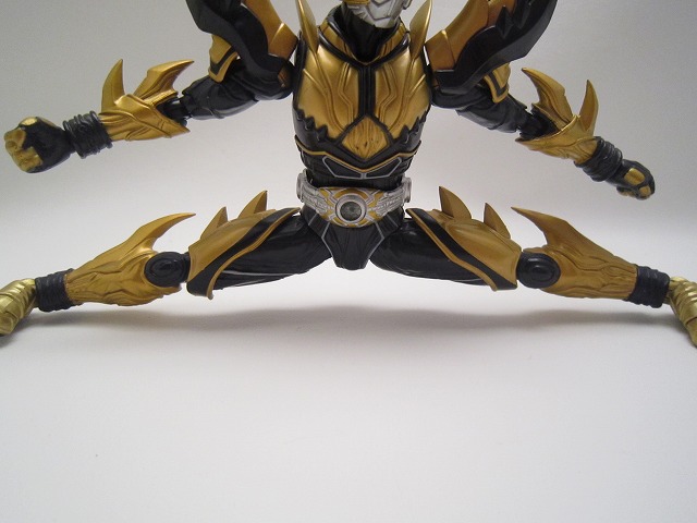 S.H.Figuarts 仮面ライダークウガ　ライジングアルティメットフォーム　レッドアイズVer.