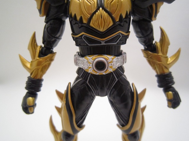 S.H.Figuarts 仮面ライダークウガ　ライジングアルティメットフォーム　ダークアイズVer.