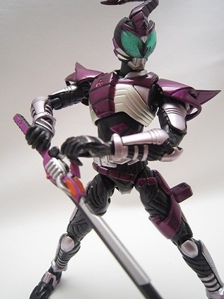 S.H.フィギュアーツ 仮面ライダーサソード