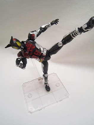 S.H.フィギュアーツ 仮面ライダーダークカブト