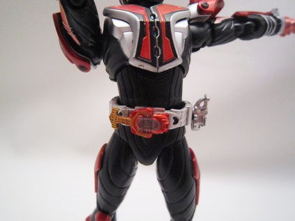 S.H.フィギュアーツ　仮面ライダーハイパーカブト