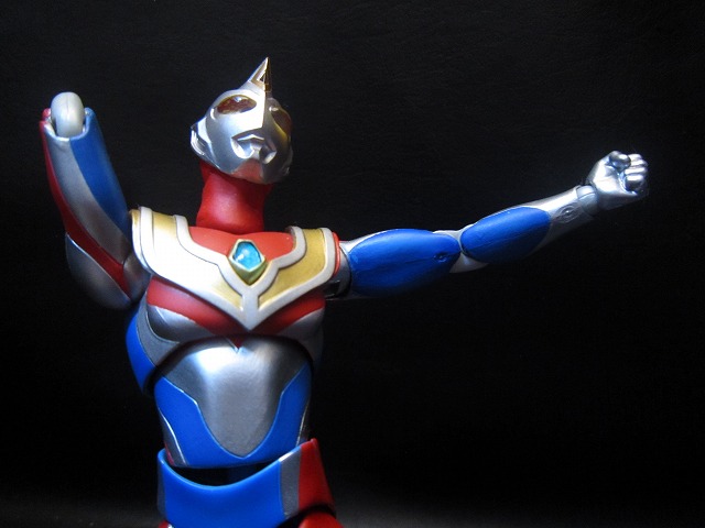 ULTRA-ACT　ウルトラマンダイナ　フラッシュタイプ