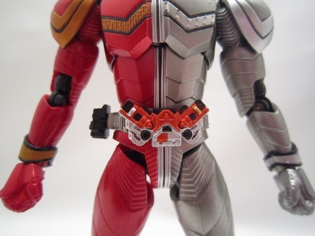 S.H.フィギュアーツ　仮面ライダーW　ヒートメタル