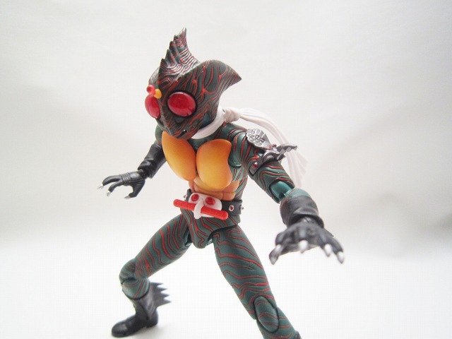 S.H.フィギュアーツ　仮面ライダーアマゾン