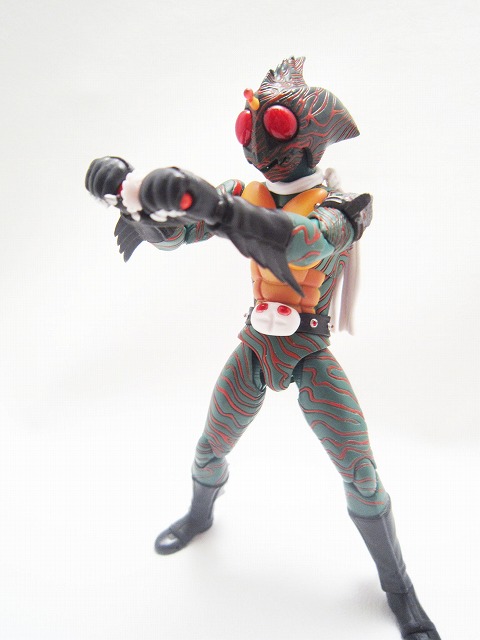 S.H.フィギュアーツ　仮面ライダーアマゾン