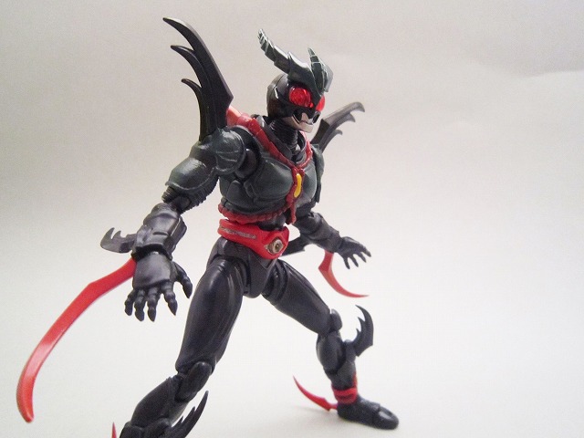 S.H.フィギュアーツ　仮面ライダーエクシードギルス