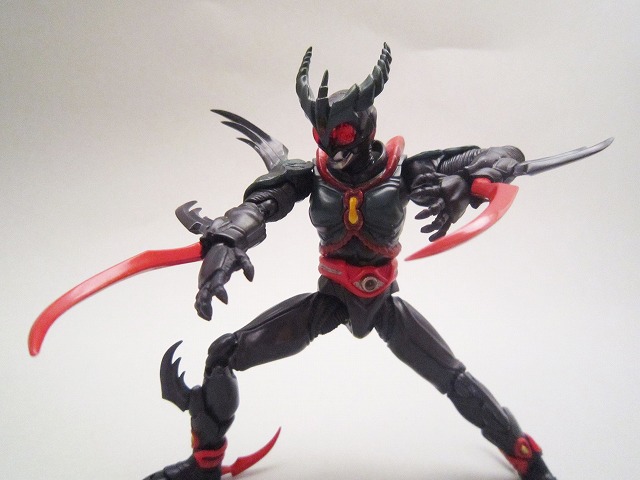 S.H.フィギュアーツ　仮面ライダーエクシードギルス