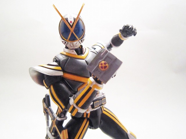 S.H.フィギュアーツ　仮面ライダーカイザ