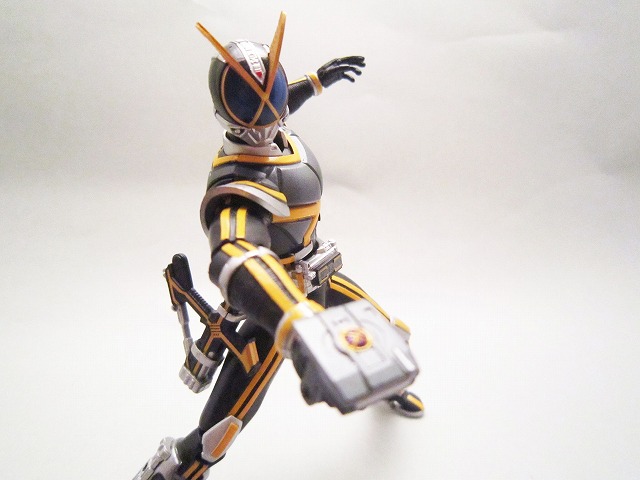 S.H.フィギュアーツ　仮面ライダーカイザ