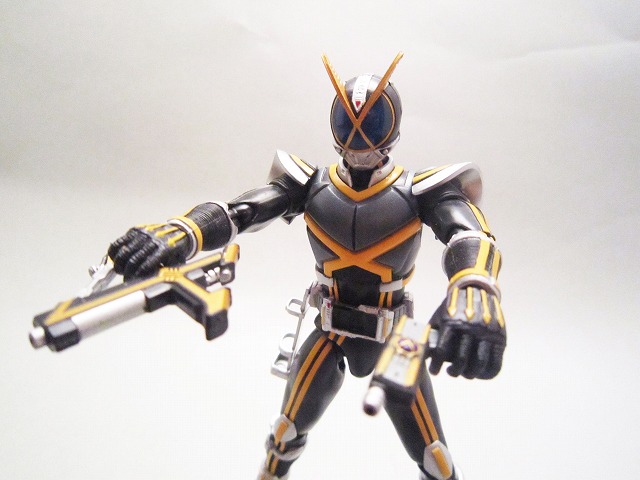 S.H.フィギュアーツ　仮面ライダーカイザ