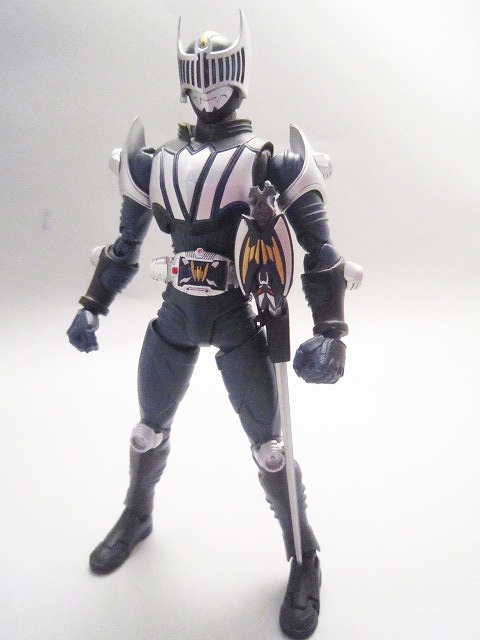 S.H.Figuarts 仮面ライダーナイト＆ダークウイング