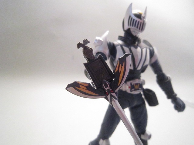 S.H.Figuarts 仮面ライダーナイト＆ダークウイング