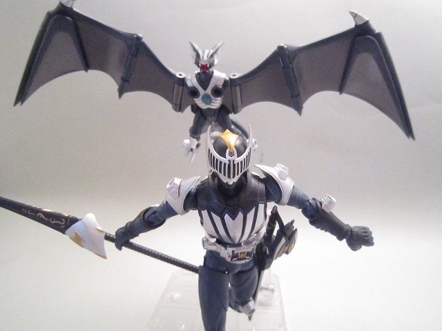 S.H.Figuarts 仮面ライダーナイト＆ダークウイング