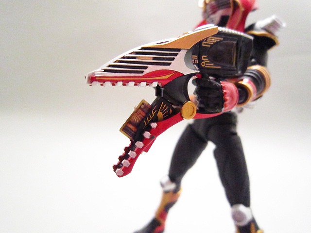 S.H.Figuarts 仮面ライダー龍騎サバイブ