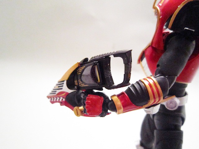 S.H.Figuarts 仮面ライダー龍騎サバイブ