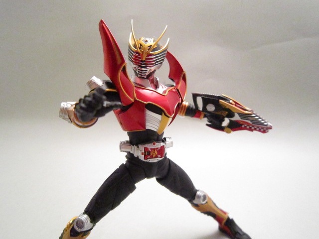 S.H.Figuarts 仮面ライダー龍騎サバイブ