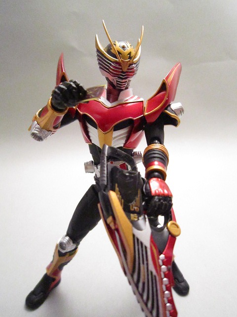 S.H.Figuarts 仮面ライダー龍騎サバイブ