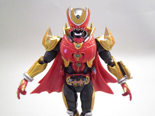 S.H.フィギュアーツ　仮面ライダーキバ　エンペラーフォーム