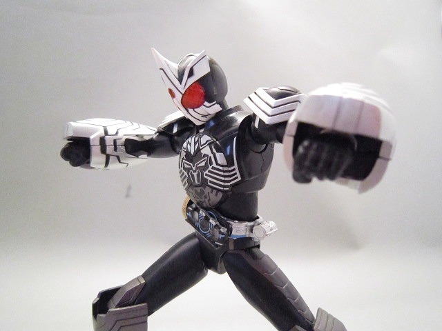 S.H.フィギュアーツ　仮面ライダーオーズ　サゴーゾコンボ