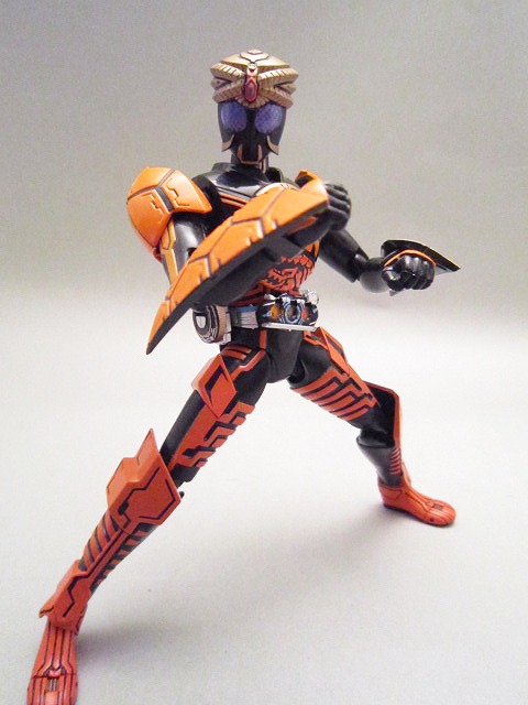 S.H.フィギュアーツ　仮面ライダーオーズ　ブラカワニコンボ