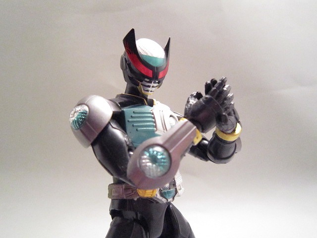 S.H.フィギュアーツ　仮面ライダーバース