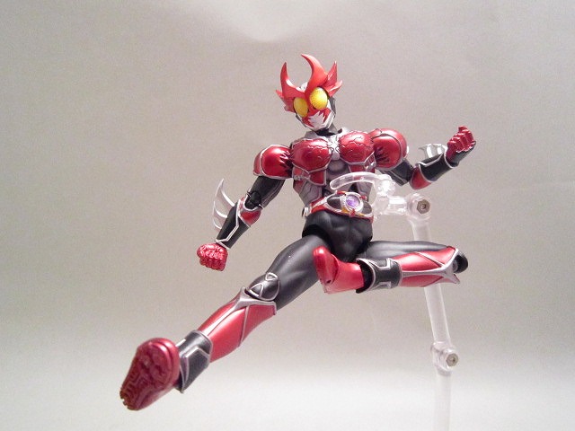 S.H.フィギュアーツ 仮面ライダーアギト　バーニングフォーム