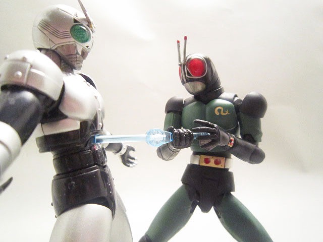 S.H.フィギュアーツ　仮面ライダーＢＬＡＣＫ　ＲＸ　リニューアル版