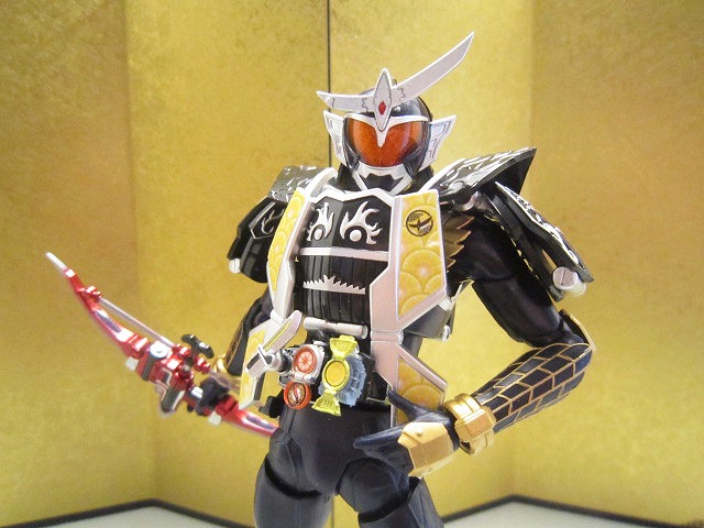 S.H.フィギュアーツ　仮面ライダー鎧武　ジンバーレモンアームズ