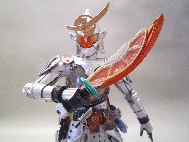 S.H.フィギュアーツ　仮面ライダー鎧武　極アームズ