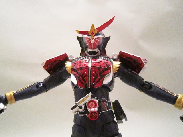 S.H.フィギュアーツ　仮面ライダー武神鎧武　ブラッドオレンジアームズ