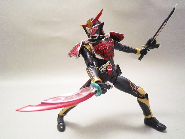 S.H.フィギュアーツ　仮面ライダー武神鎧武　ブラッドオレンジアームズ