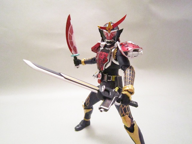 S.H.フィギュアーツ　仮面ライダー武神鎧武　ブラッドオレンジアームズ