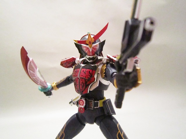 S.H.フィギュアーツ　仮面ライダー武神鎧武　ブラッドオレンジアームズ