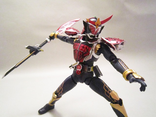 S.H.フィギュアーツ　仮面ライダー武神鎧武　ブラッドオレンジアームズ