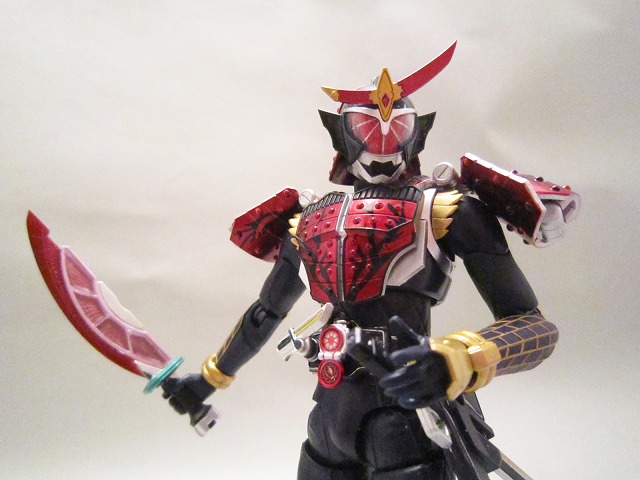 S.H.フィギュアーツ　仮面ライダー武神鎧武　ブラッドオレンジアームズ