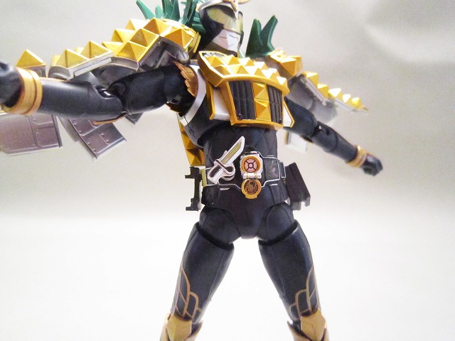 S.H.フィギュアーツ　仮面ライダー鎧武　パインアームズ