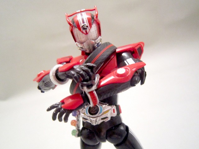 S.H.フィギュアーツ　仮面ライダードライブ　タイプワイルド