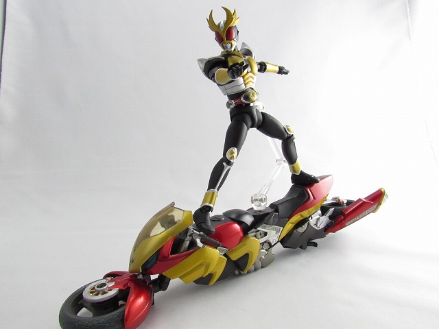 S.H.フィギュアーツ　仮面ライダーアギト　グランドフォーム　真骨彫製法　レビュー