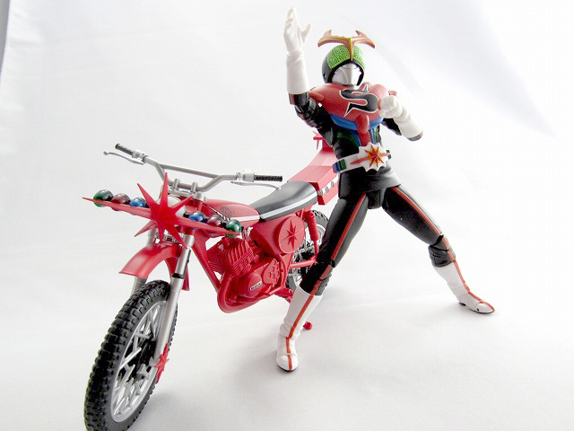 S.H.フィギュアーツ　仮面ライダーストロンガー＆カブトローセット　レビュー