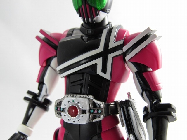 S.H.フィギュアーツ　仮面ライダーディケイド　真骨彫製法　レビュー