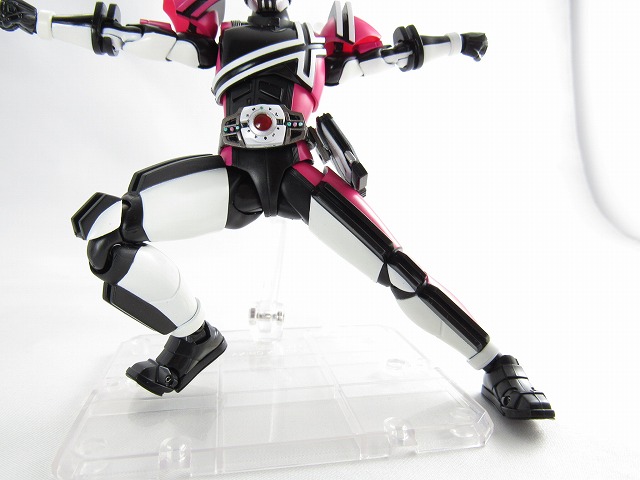 S.H.フィギュアーツ　仮面ライダーディケイド　真骨彫製法　レビュー