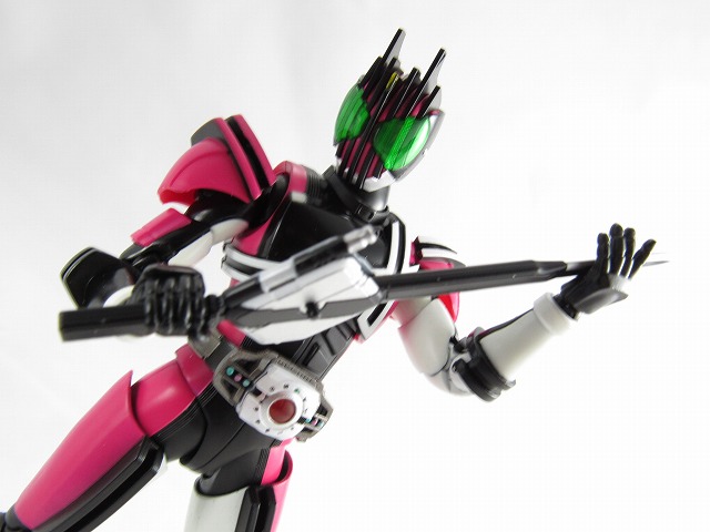 S.H.フィギュアーツ　仮面ライダーディケイド　真骨彫製法　レビュー