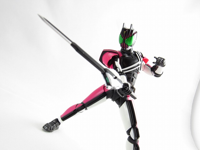 S.H.フィギュアーツ　仮面ライダーディケイド　真骨彫製法　レビュー