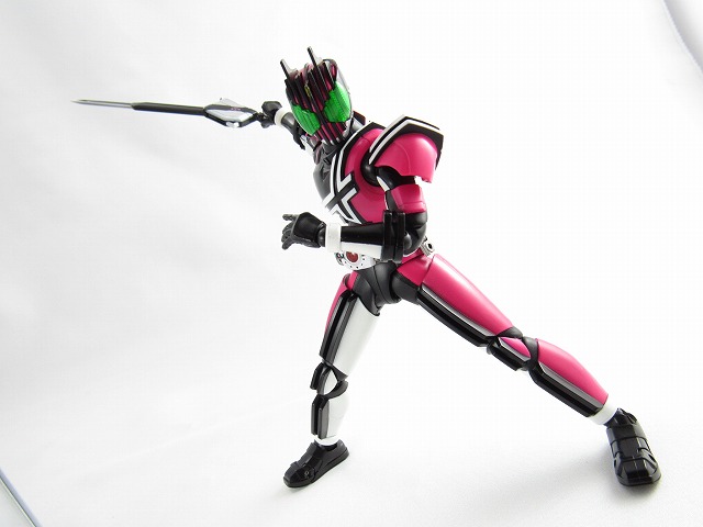 S.H.フィギュアーツ　仮面ライダーディケイド　真骨彫製法　レビュー