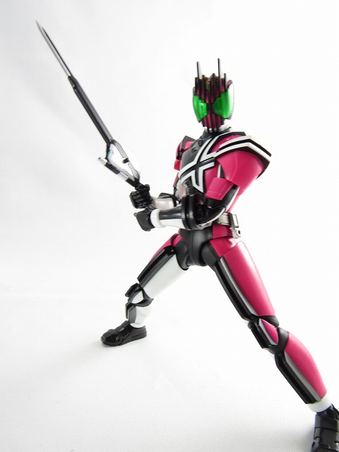 S.H.フィギュアーツ　仮面ライダーディケイド　真骨彫製法　レビュー