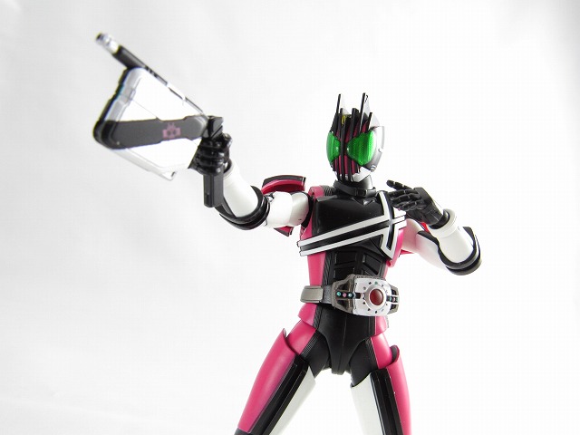 S.H.フィギュアーツ　仮面ライダーディケイド　真骨彫製法　レビュー